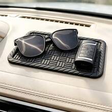 Alfombrilla antideslizante de PVC resistente a altas temperaturas para consola central de coche, no pegajosa y sin deformación en el calor del verano, almacenamiento universal para teléfonos, llaves y artículos diversos, organiza los accesorios de la consola central de tu coche - 1 pieza - Ver 11