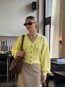 Áo cardigan croptop nữ cổ chữ V dệt vặn thừng, đính ngọc trai, cài nút trước, tay dài phồng kiểu đèn lồng - Màu vàng - Xem 2