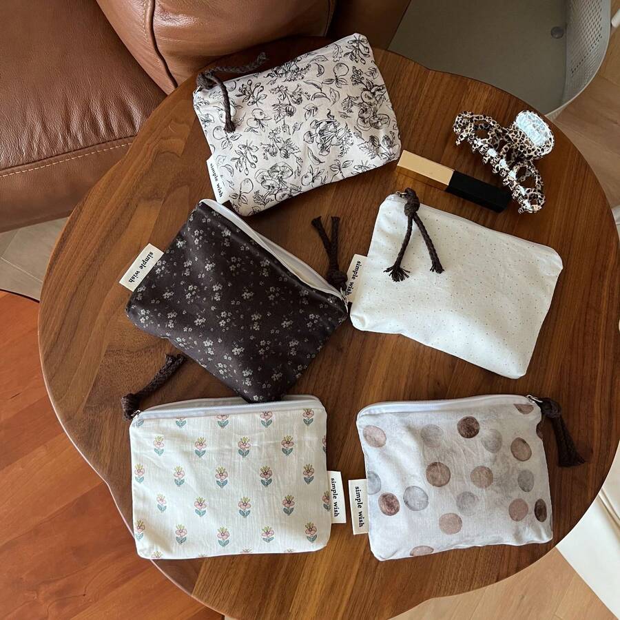 Vintage Ditsy Floral Storage Bag, Earphone Lipstick Key Coin Cosmetic Organizer Pouch, Polka Dot Clutch - Multicolor - View 1