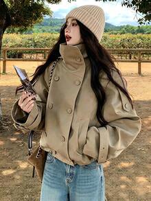 Jaket Trench Coat Pendek Gaya Inggris Warna Khaki dengan Kerah Tegak dan Kancing Ganda - Khaki - View 2
