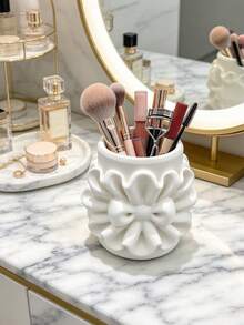 Tempat Kuas Makeup Bentuk Pita Cetak 3D, Desain Renda Berkerut, Tersedia Berbagai Warna, Ruang Penyimpanan Luas, Dapat Menampung Lipstik dan Kuas Makeup, Menciptakan Meja Rias yang Manis dan Elegan - MultiWarna - View 4