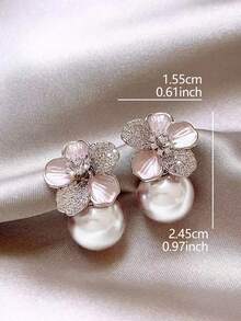 1 Pair Exquisite Elegant Artificial Zirconia Flower Decor Stud Earrings Suitable For Women's Vacation And Party Wear - Silver + White - View 5