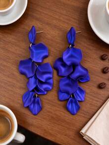 Betykuku 1 Pair Of Baroque Style Petal Pendant Earrings - Sapphire - View 4