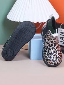 Children's Leopard Print Chelsea Boots, Side Elastic Band Slip-On Ankle Boots, Suitable For Girls Autumn/Winter Wear - Silver - View 3