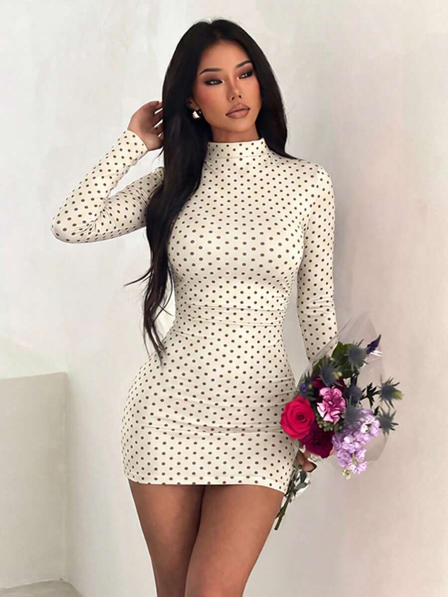 女款秋季杏色波點小立領迷你洋裝，修身顯瘦，適合返校派對休閒穿搭