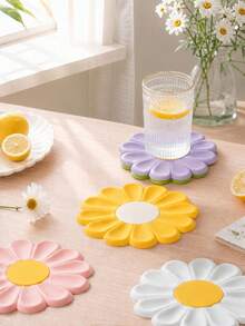 Home Kitchen Essential: Heat-Resistant Non-Slip Daisy Silicone Mat – Cutting Board Protector, Hot Pot Trivet & Countertop Decor - View 1