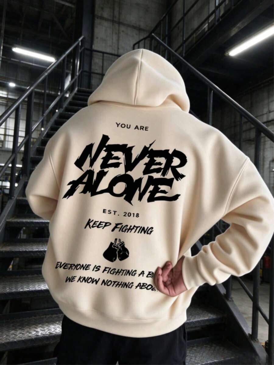 男士杏色勵志口號連帽衛衣 NEVER ALONE 拳擊手套多層英文印花 寬鬆版型 落肩抽繩設計 - 杏色 - 查看 1