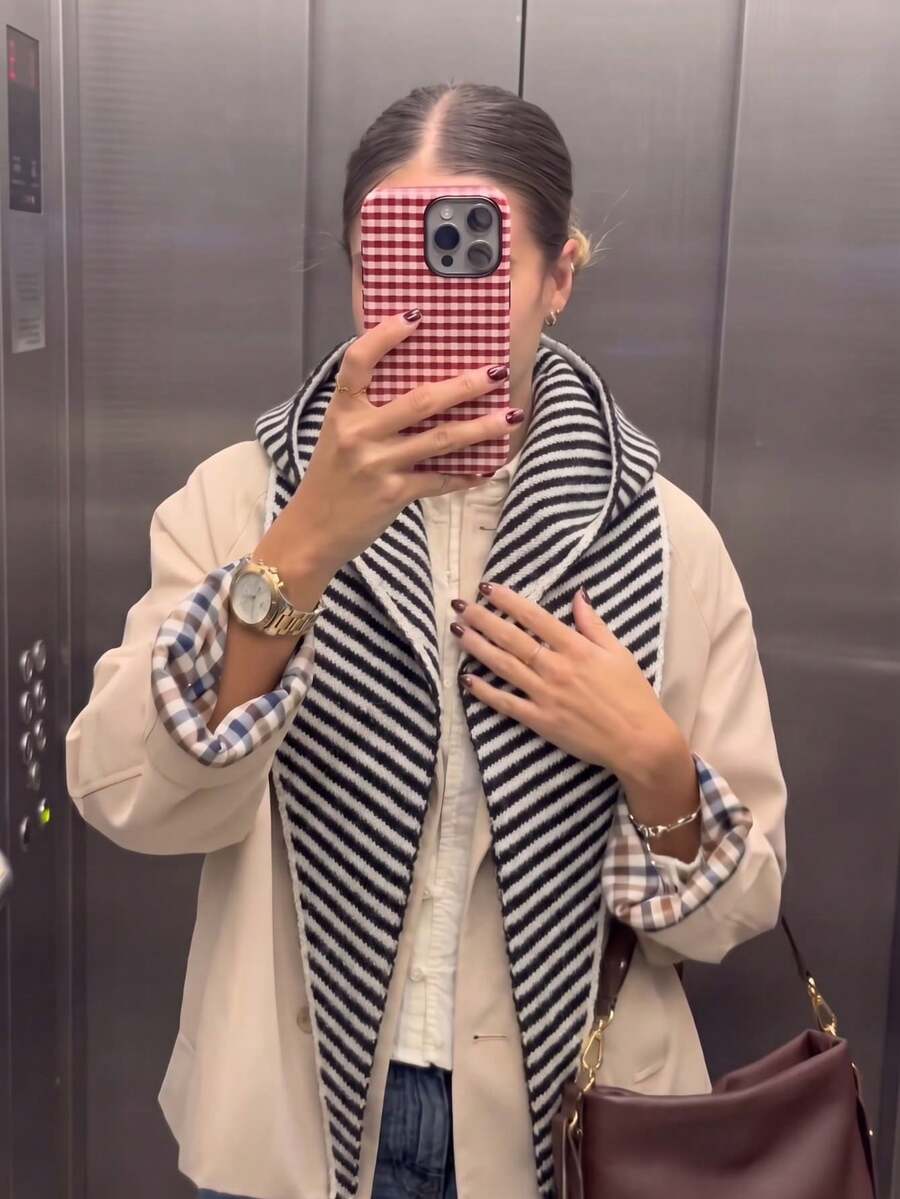 1件女款復古拼色條紋針織連帽三角圍巾,秋冬可穿戴帽子結領圍巾多功能配件 - 黑與白 - 查看 1
