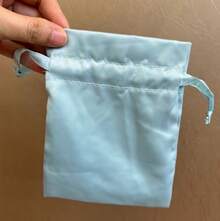Neceser de lujo  en lona con cordón - Bolso de maquillaje de marca premium para viajes, uso diario y organización de productos esenciales para el cuidado de la piel, elegante bolso de almacenamiento de diseñador con bordado de logotipo elegante, - Celeste - Ver 3