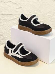 1 Pair New Girls' Mary Jane Shoes, Non-Slip Soft Sole Sports Shoes, Hook And Loop Design Flat Shoes, Versatile For Children's Daily, School, Holiday Outfits - Black - View 5