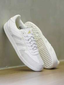 Adidas Unisex PREDATOR FREESTYLE Flat Ground & Off-Court Casual Football Sneakers - White/Gray - View 3