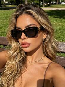 1 Pair Women's Fashion Geometric Pattern Sunglasses, Suitable For Vacation Outfits, Parties, Daily Wear, Fits All Face Shapes. - 1pc Black Frame Gray Film - View 1