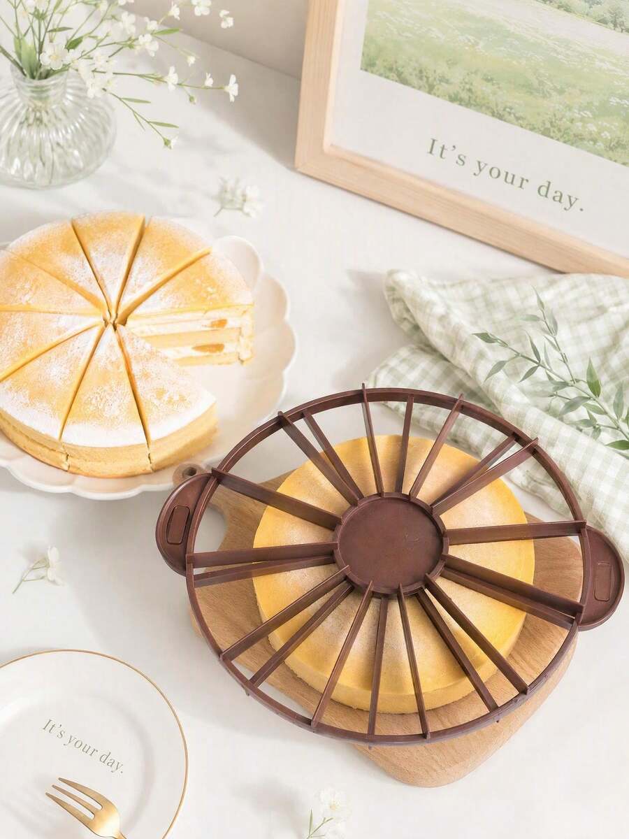 1pc Baking Tool, Medium-Sized Plastic Cake Separator, Apple Pie & Biscuit Punching Separator