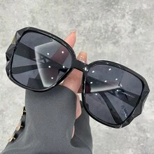 WSZ Kacamata Fashion Gradien Poligonal Baru dengan Desain Geometris Berongga, Cocok untuk Berbagai Aktivitas Seperti Perjalanan Sehari-hari, Mengemudi, dan Liburan di Pantai - 15001 - View 10