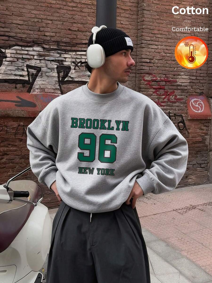 كنزة رجالية من الصوف الناعم بياقة دائرية للخريف/الشتاء مطبوعة بحروف وأرقام BROOKLYN 96 NEW YORK بأسلوب Y2K - رمادي منقوش - مشاهدة 1
