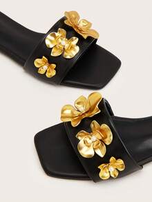 Silver Square Toe Metal 3D Flower & Pearl Decor Flat Slide Sandals For Summer Beach Vacation - Black - View 4