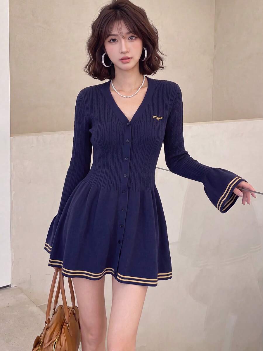 女款秋冬優雅修身學院風對比條紋V領連身裙 - 藏蓝色 - 查看 1