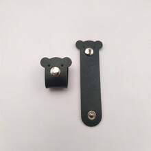 Set 2 Pengatur Kabel Kulit PU Berbentuk Beruang Lucu – Pengikat/Klip Kabel Kancing Jepret Buatan Tangan - MultiWarna - View 11