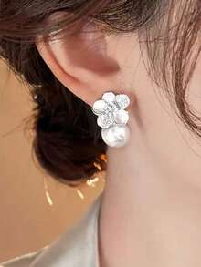 1 Pair Exquisite Elegant Artificial Zirconia Flower Decor Stud Earrings Suitable For Women's Vacation And Party Wear - Silver + White - View 4