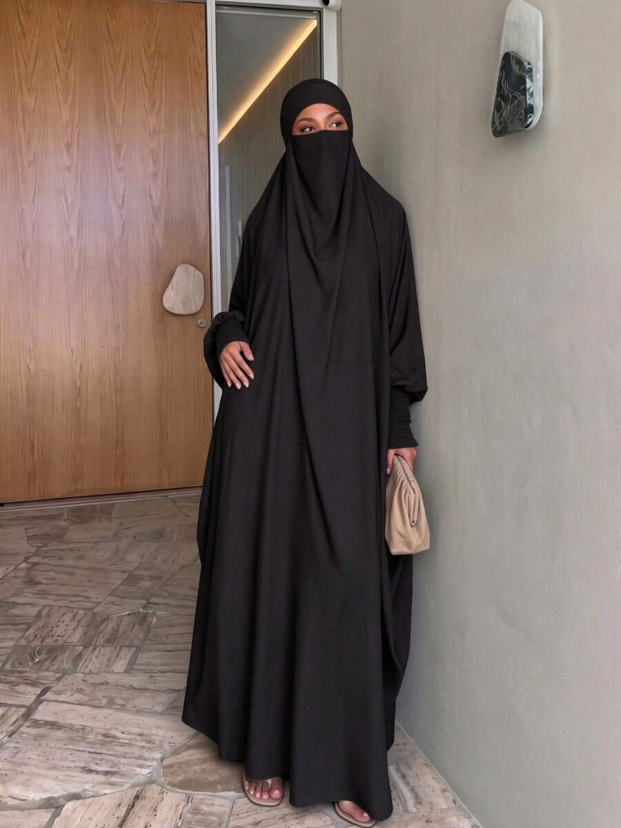 1件女款長袖連帽長袍 - 黑色 - 查看 1