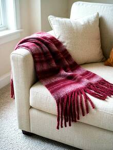 1 قطعة وشاح نسائي ملون كبير بنقشة مربعات، بأسلوب جامعي شخصي، دافئ للرقبة، مناسب للدفء في الأماكن الخارجية - عنابي اللون - مشاهدة 2