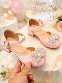 1 Pair Pink Chunky Heel Princess Sandals, Soft PU Bow + Rhinestone Flower, Round Toe Flat Non-Slip, One-Strap Hook And Loop Design, Fashionable And Cute, Party High Heel Shoes, Suitable For School Performance, Birthday - Pink - View 3