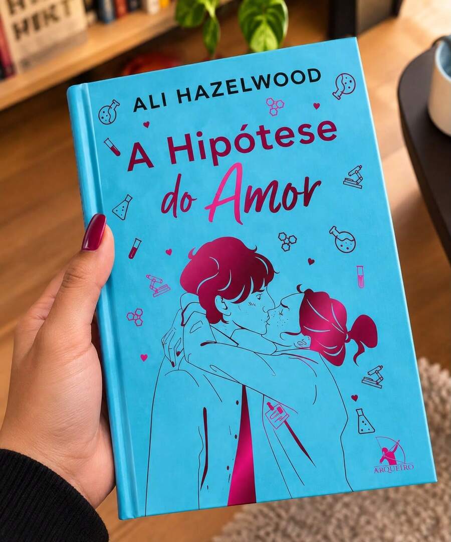 A HIPOTESE DO AMOR EDIÇÃO ESPECIAL CAPA DURA SUCESSO NO TIKTOK