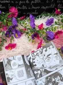 Comics & Graphic Novels - Single Book - View 3