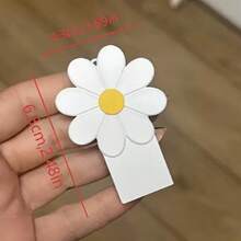 1pc Daisy Can Opener Keychain, Cute Flower Shaped Pull-Tab Can Opener, User-Friendly Portable Can Opening Tool, Suitable For Soda, Beer, Juice And Sparkling Water Cans, White And Yellow - View 8