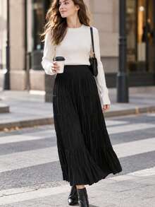 LuminousWealth Women's Solid Color Elegant Knit Pleated Skirt For Daily Wear And Travel, All Seasons - Black - View 2