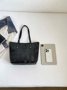 Fashion V-Quilted Large Capacity Tote Bag, Autumn/Winter New Casual Shoulder Bag For Women - Black - View 5