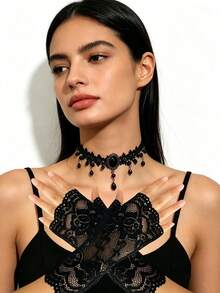 Women's Gothic Style Accessory Set - Black Lace Fingerless Gloves & Velvet Choker Necklace, Suitable For Halloween, Prom, 1920s Themed Party And Gothic Cosplay Events - Multicolor - View 3