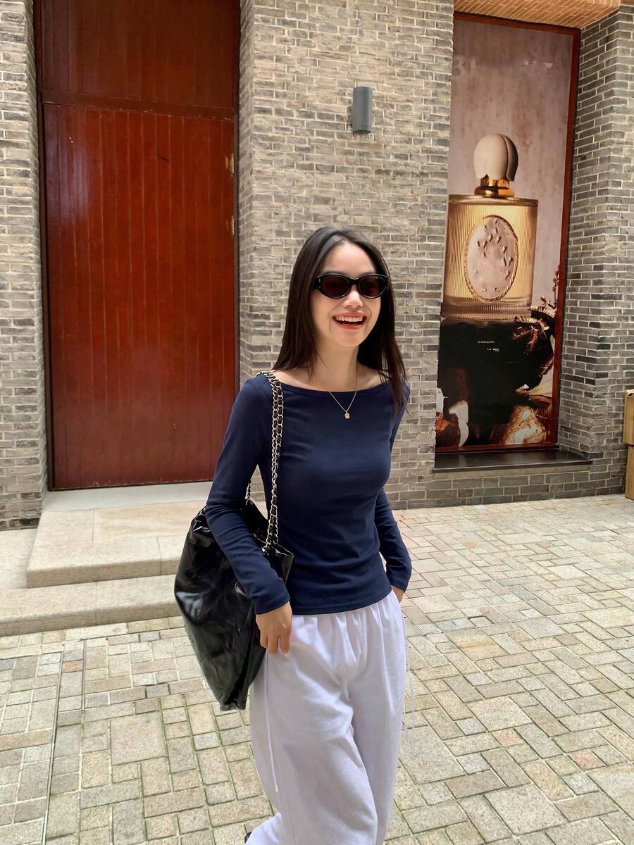 女款修身船領長袖針織休閒優雅內搭T恤上衣 - 藏青色 - 查看 1