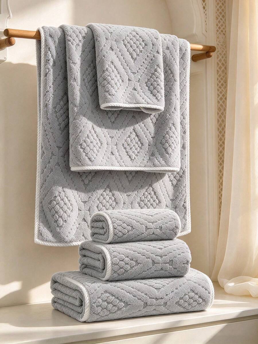 1pc/2pcs-Diamond Lattice Jacquard Towel Set, Soft Plush Coral Fleece High Absorbency Bathroom Towels With Hanging Loop, Home Bathing - Light Grey - View 1