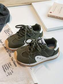 Kids Retro Style Lace-Up Sneakers With Matte Textured Upper & Gum Toe Cap - Lightweight Casual Shoes Non-Slip - Green - View 1
