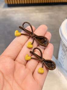 2件組可愛棕色蝴蝶結髮夾附紅色愛心吊飾，甜美女孩側邊髮飾兒童髮配件 - 彩色 - 查看 6