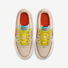 Nike Air Force 1 Low, sepatu kets bertali rendah yang stylish, serbaguna, nyaman, meningkatkan dopamin, anti selip, dan tahan lama berwarna kuning. - Kuning - View 4