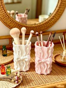 French Satin Wavy Pattern Storage Cylinder, Continuous Undulating Pleated Design With 3D Bow, 3D Printed One-Piece Molding, Delicate Texture, For Organizing Various Makeup Tools, Gentle And Minimalist, Decorates Makeup Vanity Desktop Space - Multicolor - View 4