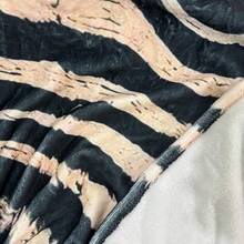 African Leopard & Zebra Print Patchwork Animal Fur Flannel Blanket, Wild Vintage Throw Blanket For Sofa, Bedroom Decor And Leisure - Multicolor - View 3