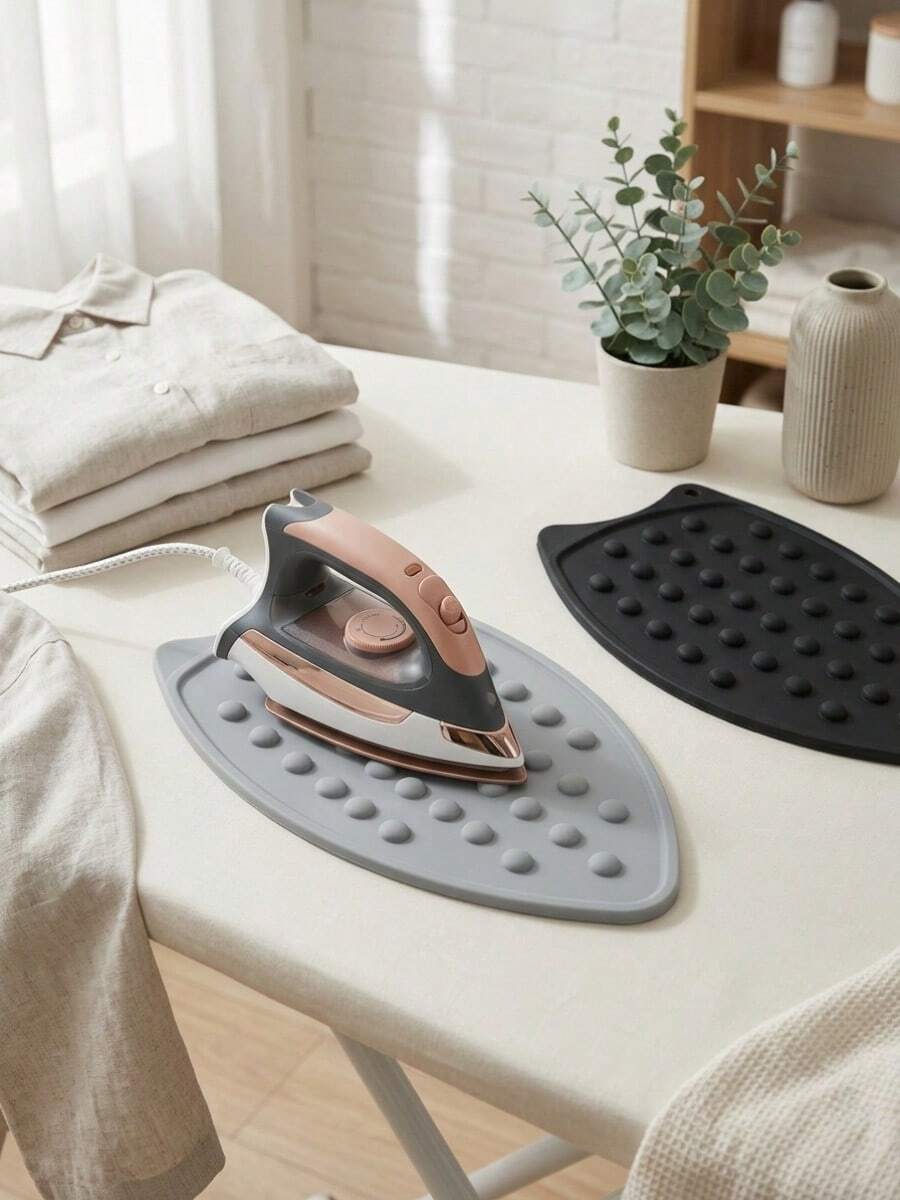 1 miếng đệm ủi bằng silicone, thiết kế hạt nổi chống trượt, thảm mặt bàn chịu nhiệt chống bỏng, có lỗ treo dễ dàng lưu trữ, có thể đỡ bàn ủi điện, phù hợp để ủi quần áo, sắp xếp giặt là tại nhà, ký túc xá, nhà thuê, tủ quần áo, dụng cụ ủi gia đình, vật dụng lưu trữ thiết yếu trong nhà, thảm chịu nhiệt để bàn, miếng đệm gia dụng đa năng - tấm lót ủi - Xem 1