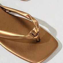 Women's Bronze Vintage Fashion Square Toe Beach Flip Flops Slip-On Flat Sandals - Bronze - View 19