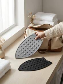 1 miếng đệm ủi bằng silicone, thiết kế hạt nổi chống trượt, thảm mặt bàn chịu nhiệt chống bỏng, có lỗ treo dễ dàng lưu trữ, có thể đỡ bàn ủi điện, phù hợp để ủi quần áo, sắp xếp giặt là tại nhà, ký túc xá, nhà thuê, tủ quần áo, dụng cụ ủi gia đình, vật dụng lưu trữ thiết yếu trong nhà, thảm chịu nhiệt để bàn, miếng đệm gia dụng đa năng - tấm lót ủi - Xem 7