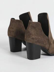2026 Chelsea Niche Ankle Boots Women Square Toe High Heel Chunky Heel Ankle Boots V-Cut Elastic Personalized Vacation Style - Coffee Brown - View 6
