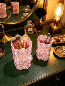 3D Printed Wavy Bow Makeup Brush Holder, Realistic Satin Gloss Texture, Pink And White Dual Color Options, Can Store Makeup Brushes And Pens, Suitable For Vanity And Desk, Girly Style Highly Attractive Desktop Decoration Storage Ornament - Multicolor - View 5