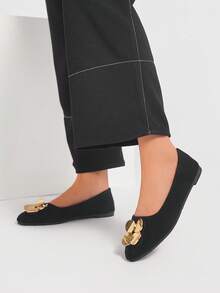 Sepatu Flat Ujung Lancip untuk Wanita, Ukuran Setengah Lebih Kecil, Dekorasi Gesper Persegi Berlian Imitasi Berkilau, Ringan dan Nyaman - Hitam - View 4