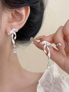 1 Pasang Anting Liontin Kaca Matte Mewah Gaya Prancis, Cocok untuk Pemakaian Sehari-hari dan Pesta Wanita - Perak - View 3