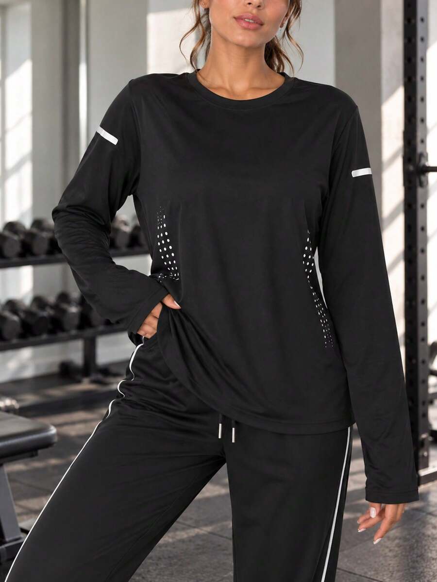 Women's Black Long Sleeve Top With Breathable Side Panels And Reflective Sleeve Detail, Slim Fit Running Shirt - Black - View 1