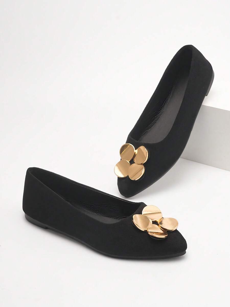 Sepatu Flat Ujung Lancip untuk Wanita, Ukuran Setengah Lebih Kecil, Dekorasi Gesper Persegi Berlian Imitasi Berkilau, Ringan dan Nyaman