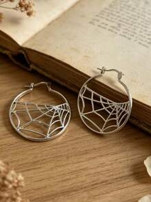 1 Pair Vintage Minimalist Punk Style Round Hollow Spider Web Design Hoop Earrings, Suitable For Women To Wear On Halloween, Best Jewelry Gift For Friends - Antique Silver - View 3