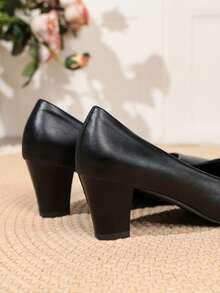 Elegant Women's Classic Black High Heels, Solid Color Pointed Toe Chunky Heel Dress Shoes, Suitable For Formal Occasions - Black - View 6